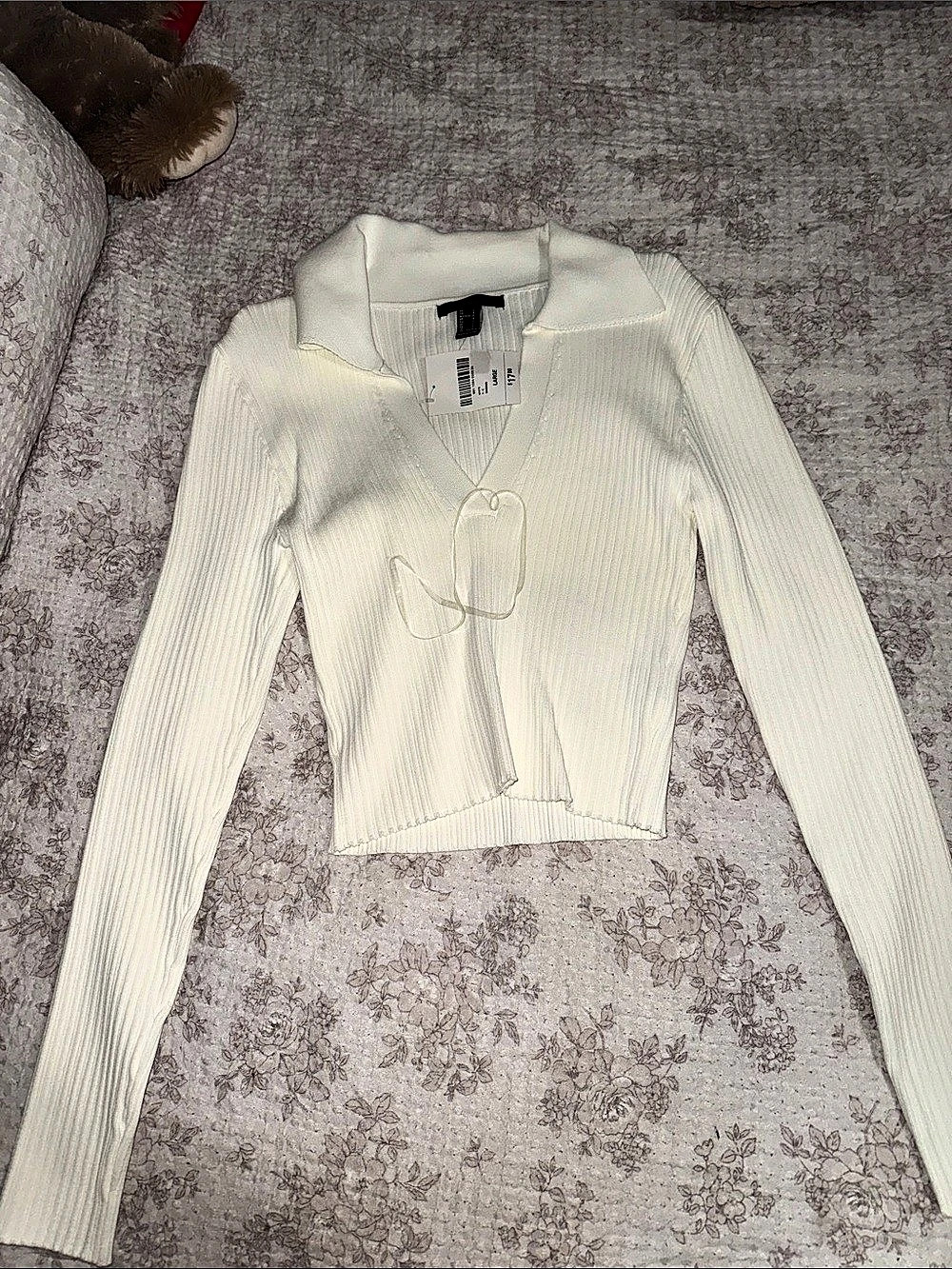 Forever 21 V-neck ropy
